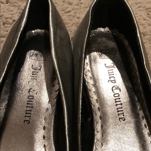 Girls Juicy Couture Silver Metallic flat shoe Sz4 - Picture 3 of 6